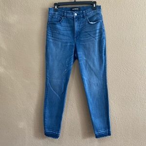 EXPRESS high rise perfect curves ankle legging with raw hem